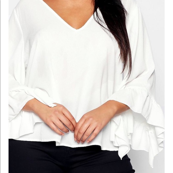 🦇 Extreme Batwing Bell Sleeve Top🦇 - Picture 7 of 8